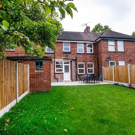 The Burton York 3 Bedroom House Sleeps 6 Экстерьер фото