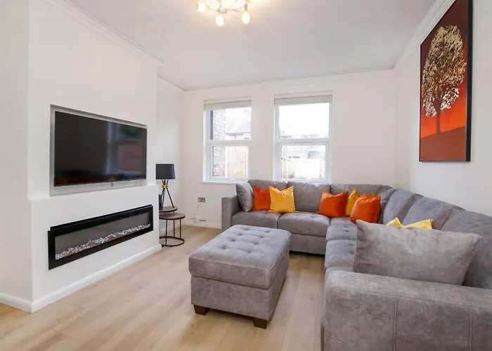 The Burton York 3 Bedroom House Sleeps 6