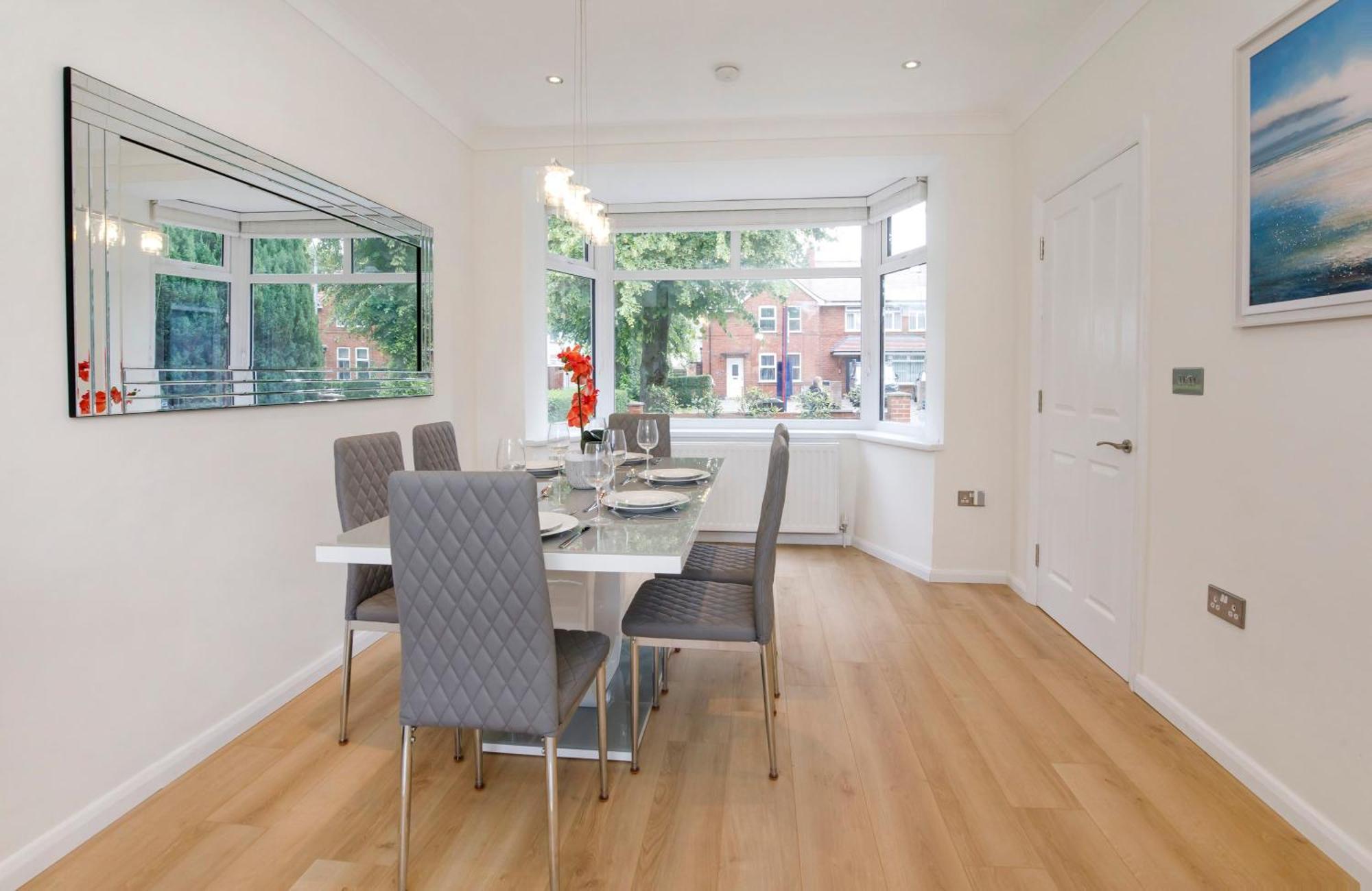 The Burton 3 Bedroom House Sleeps 6 * York