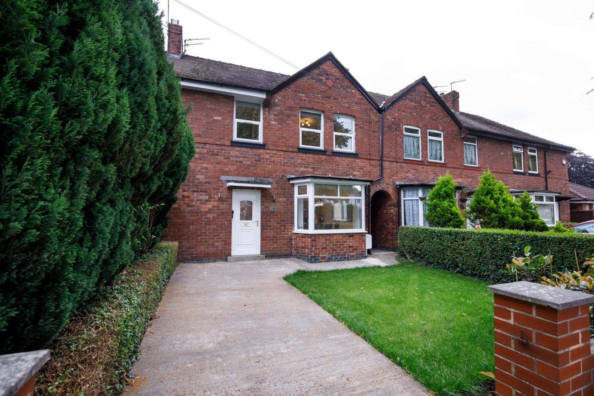 The Burton 3 Bedroom House Sleeps 6
